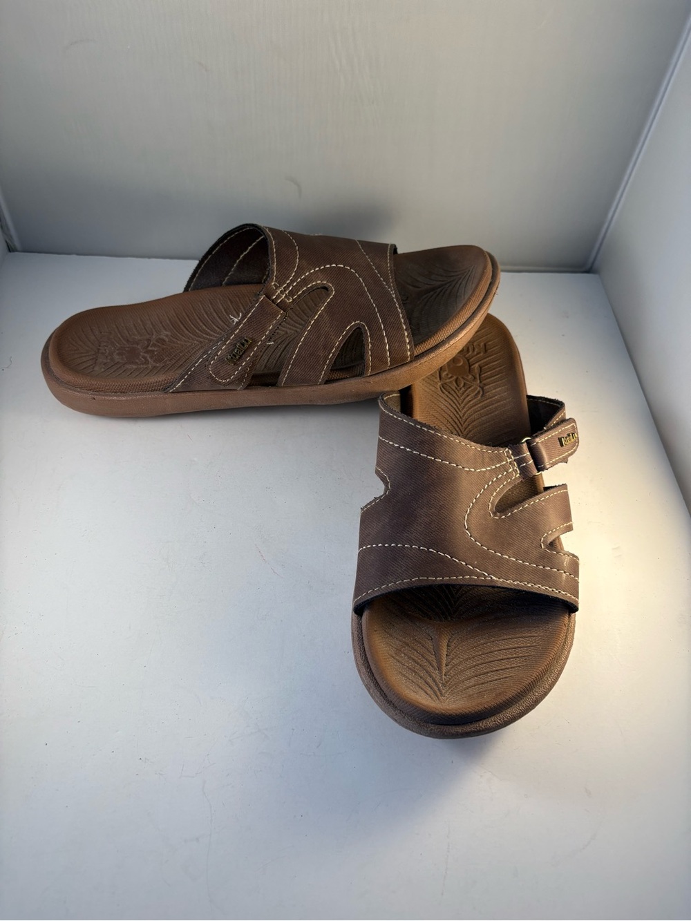 KUAILU Women’s 7.5 Orthotic Brown Slides Lightweight Athletic Yoga Mat Sandals